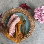 Servietten stricken - winterlich-weihnachtliche Dekoration auf dem Tisch